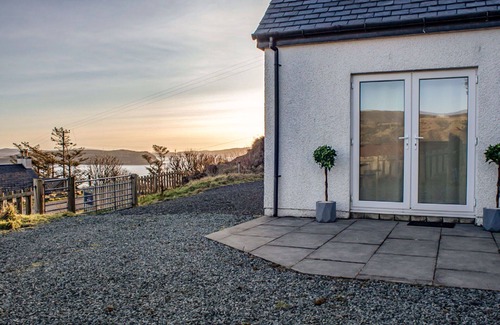 Bornesketaig House | Wonderful private villa for 6 people with TV and parking