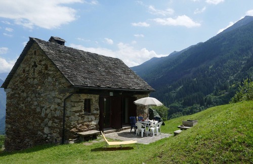 Acquarossa House | Wonderful private villa for 6 guests with WIFI, TV, patio, pets allowed and parking