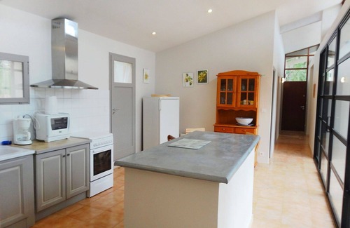 Saignon House | Wonderful private villa for 6 guests with private pool, WIFI, TV, terrace, pets allowed and park.