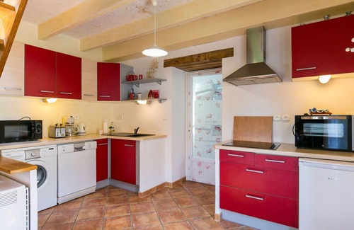 Saint-Jean-du-Doigt Villa | Wonderful private villa for 2 guests with WIFI, TV, patio, pets allowed and parking
