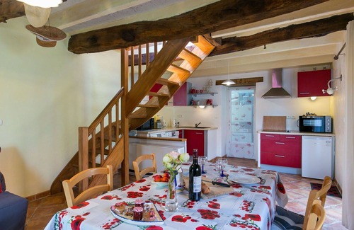 Saint-Jean-du-Doigt Villa | Wonderful private villa for 2 guests with WIFI, TV, patio, pets allowed and parking