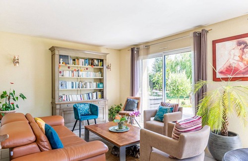 Lanhouarneau House | Wonderful private villa for 6 guests with WIFI, TV, terrace and parking