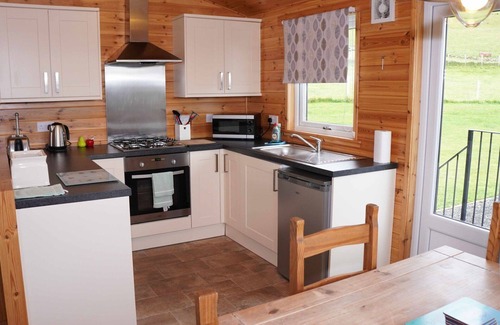 Kinross House | Wonderful private villa for 4 people with WIFI, TV, balcony, pets allowed and parking
