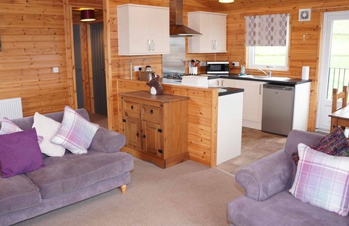 Kinross House | Wonderful private villa for 4 people with WIFI, TV, balcony, pets allowed and parking