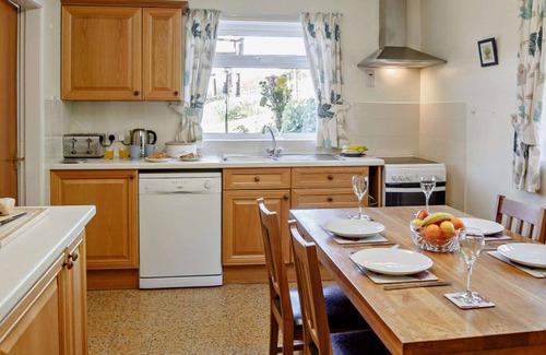 Gwytherin House | Wonderful private villa for 5 guests with TV, panoramic view and parking