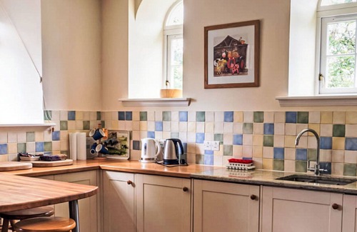 Glen Urquhart House | Wonderful private villa for 10 guests with WIFI, TV, terrace, pets allowed and parking