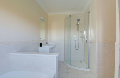 Constantine Bay House | Wonderful private villa for 12 guests with WIFI, TV, patio, pets allowed and parking