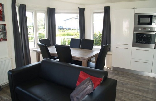 Dordtse Biesbosch House | Wonderful private villa for 6 guests with pool, WIFI, TV and terrace