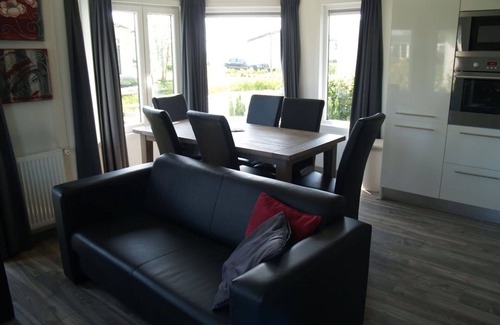 Dordtse Biesbosch House | Wonderful private villa for 6 guests with pool, WIFI, TV and terrace