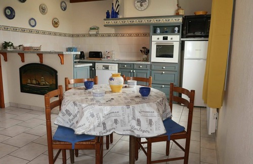 Primelin House | Wonderful private villa for 2 guests with TV, terrace and parking