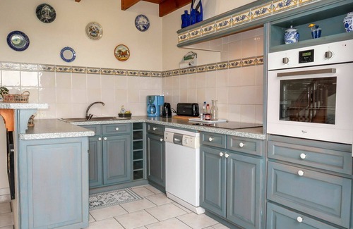 Primelin House | Wonderful private villa for 2 guests with TV, terrace and parking