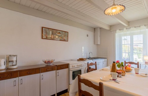 Plogoff House | Wonderful private villa for 5 people with TV, terrace, pets allowed and panoramic view