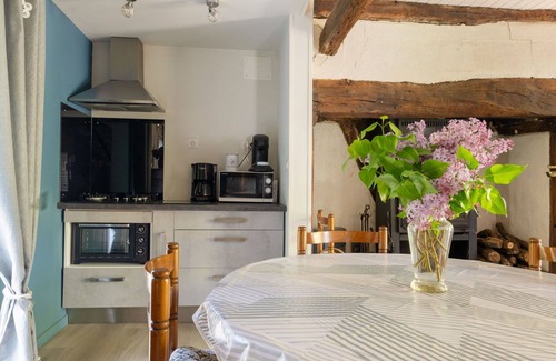 Teyssieu House | Wonderful private villa for 4 guests with TV, terrace, pets allowed and parking