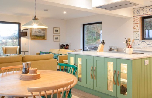 Colbost House | Wonderful private villa for 6 guests with WIFI, TV, patio, panoramic view and parking