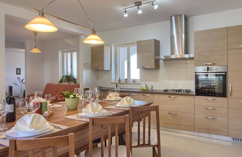 Brovinje House | Wonderful private villa with private pool, WIFI, A/C, TV, terrace, pets allowed and parking