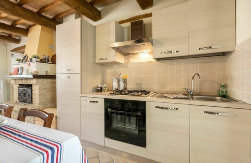Casinina House | Wonderful private villa with WIFI, hot tub, private pool, TV, pets allowed and panoramic view