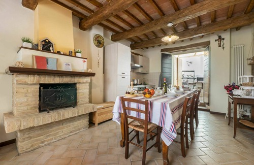 Casinina House | Wonderful private villa with WIFI, hot tub, private pool, TV, pets allowed and panoramic view