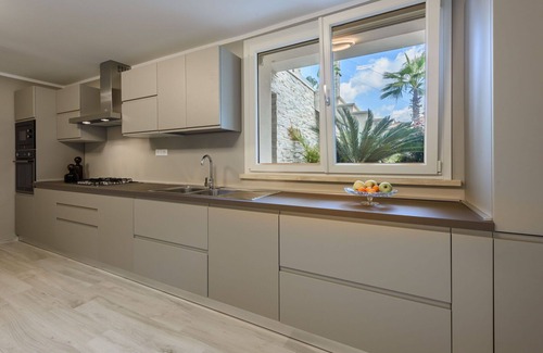 Querceta Villa | Wonderful private villa with A/C, WIFI, private pool, TV and parking, close to Forte Dei Marmi