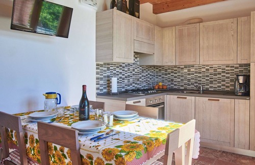Stazzona House | Wonderful private villa for 6 people with WIFI, TV, patio, pets allowed and parking