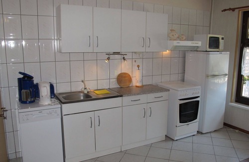 Goldberg House | Wonderful private villa for 4 guests with TV, patio, pets allowed and parking