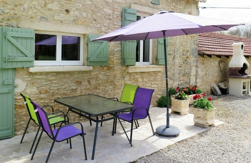 Blanquefort-sur-Briolance Villa | Wonderful private villa with WIFI, A/C, private pool, TV, terrace, pets allowed and parking