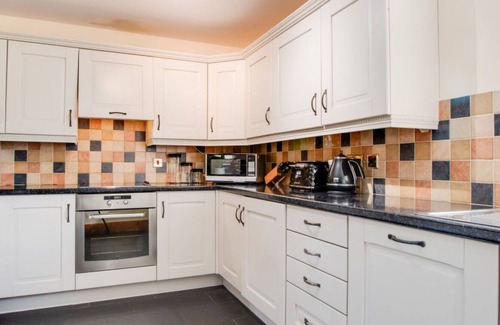 Machynlleth House | Wonderful private villa for 7 people with WIFI, TV, patio, panoramic view and parking
