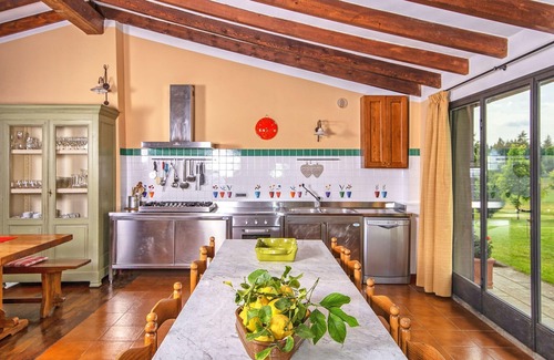 Porrena Villa | Wonderful private villa with private pool, WIFI, TV, patio, pets allowed and panoramic view