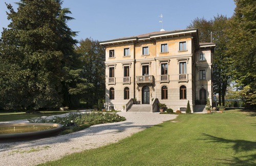 Saonara Villa | Wonderful private villa for 17 people with A/C, WIFI, TV, terrace and parking, close to Padua