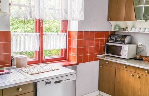 Ogonki House | Wonderful private villa for 6 guests with TV, patio and parking