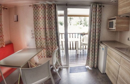 Dolni Pocernice House | Wonderful private villa for 4 people with pool, WIFI, terrace, pets allowed and parking