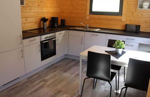 Alpenrod House | Wonderful private villa for 4 people with TV, terrace and parking