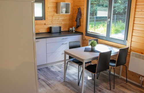 Alpenrod House | Wonderful private villa for 4 people with TV, terrace and parking