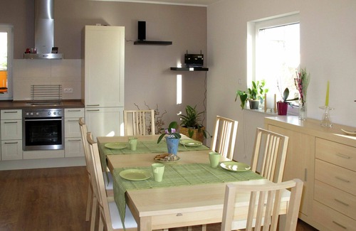 Godern House | Wonderful private villa for 8 guests with TV, terrace, pets allowed and parking