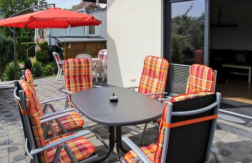 Godern House | Wonderful private villa for 8 guests with TV, terrace, pets allowed and parking