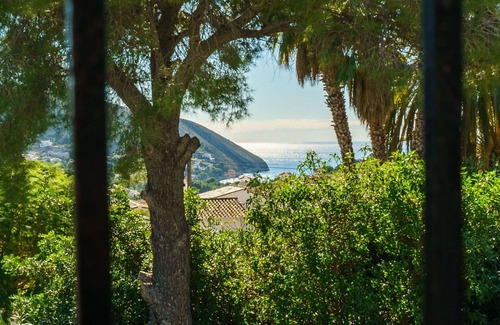 Arnella House | Wonderful private villa with WIFI, private pool, TV, patio, pets allowed, panoramic view and par.
