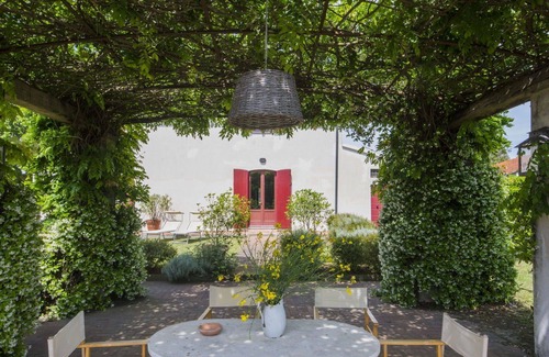 Lari Villa | Wonderful private villa for 9 guests with WIFI, TV, patio and parking