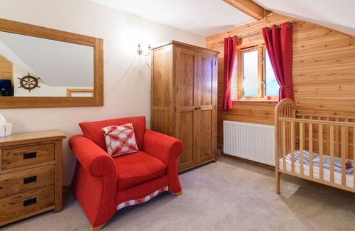Brecon House | Wonderful private villa for 9 guests with WIFI, TV, patio, panoramic view and parking