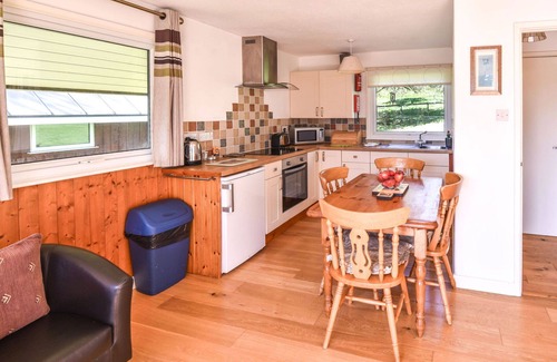 Fivelanes House | Wonderful private villa for 4 guests with WIFI, hot tub, TV, patio and parking
