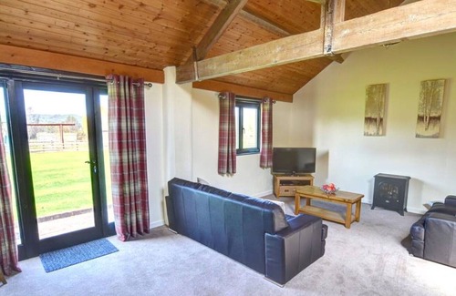Caersws House | Wonderful private villa for 2 guests with WIFI, TV, panoramic view and parking