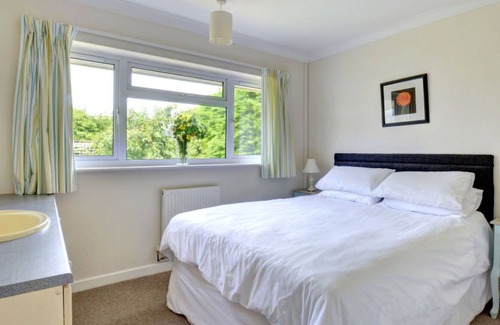 Treyarnon House | Wonderful private villa for 6 people with WIFI, TV, pets allowed and parking