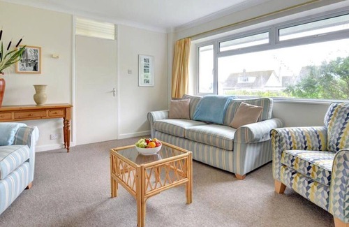 Treyarnon House | Wonderful private villa for 6 people with WIFI, TV, pets allowed and parking
