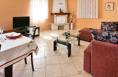 Mofardini House | Wonderful private villa with WIFI, A/C, private pool, TV, terrace, pets allowed and parking