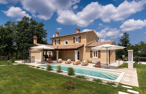 Bazgalji Villa | Wonderful private villa with A/C, WIFI, private pool, TV, terrace, pets allowed and parking