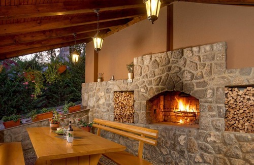 Viskovo Villa | Wonderful private villa for 8 people with WIFI, A/C, private pool, TV, terrace and parking