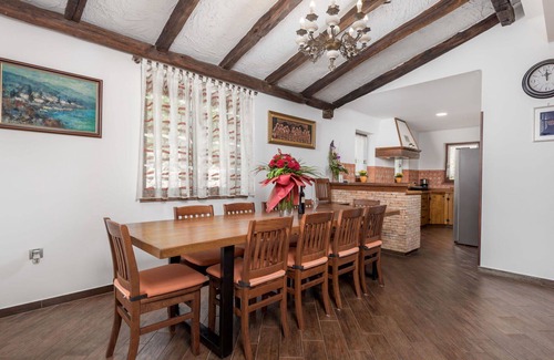 Viskovo House | Wonderful private villa for 12 guests with WIFI, A/C, private pool, TV, patio and parking