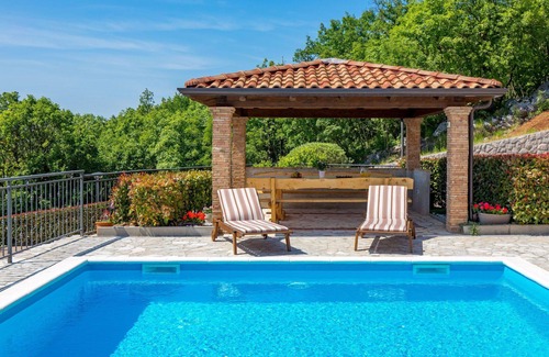 Viskovo House | Wonderful private villa for 12 guests with WIFI, A/C, private pool, TV, patio and parking