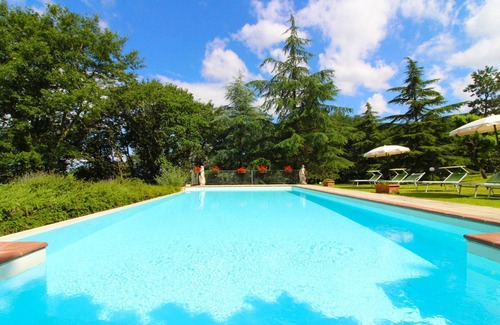 Le Piazze Villa | Wonderful private villa for 6 guests with private pool, TV, pets allowed and parking