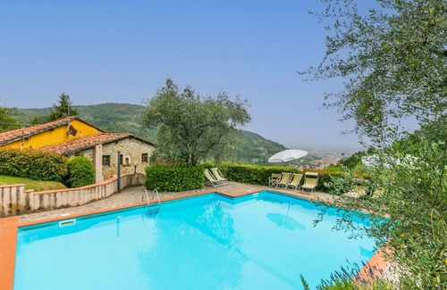 Pescia Villa | Wonderful private villa with private pool, WIFI, TV, terrace, panoramic view and parking