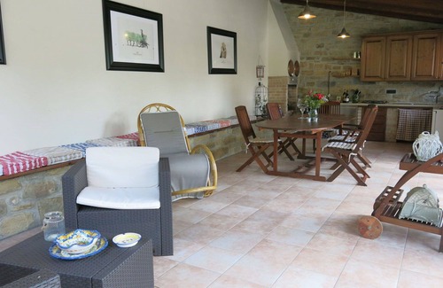Vesime House | Wonderful private villa for 8 people with WIFI, private pool, TV, patio, pets allowed and parking