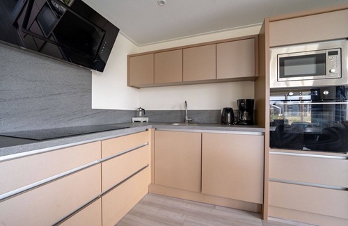 Linden House | Wonderful private villa for 8 people with WIFI, TV, terrace and parking